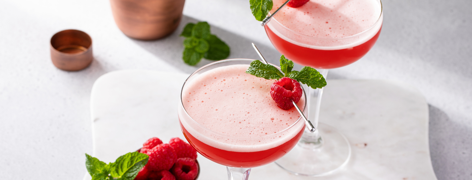 Cocktail au champagne et à la framboise signé La Perruche